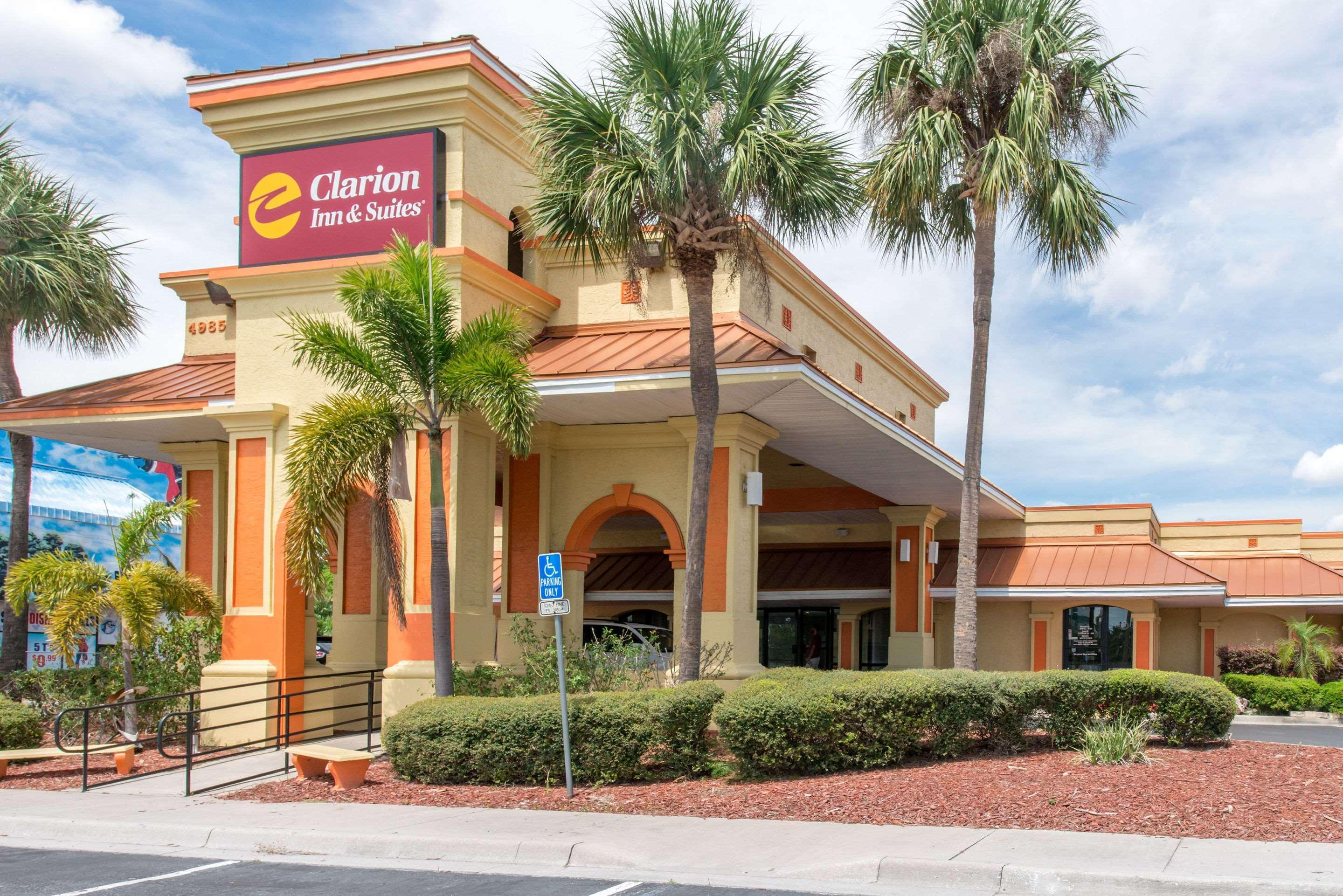 Clarion Inn & Suites Kissimmee-Lake Buena Vista South Exterior photo