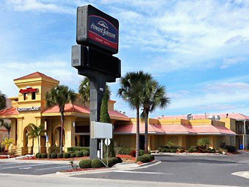 Clarion Inn & Suites Kissimmee-Lake Buena Vista South Exterior photo